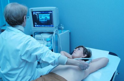 乳房有腫塊但不痛怎么回事？
