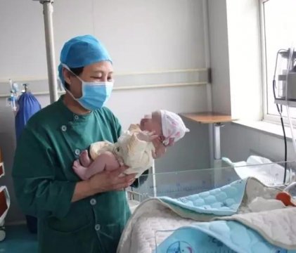 △2004年至今，我院連續(xù)被中華人民共和國衛(wèi)生部、聯(lián)合國兒童基金會、世界衛(wèi)生組織批準成為符合國際標準的“愛嬰醫(yī)院”。
